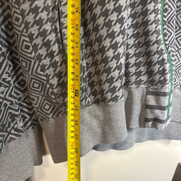 VTG Billabong Gray and Green Geometric Hoodie skater Y2K trippy - Picture 11 of 11